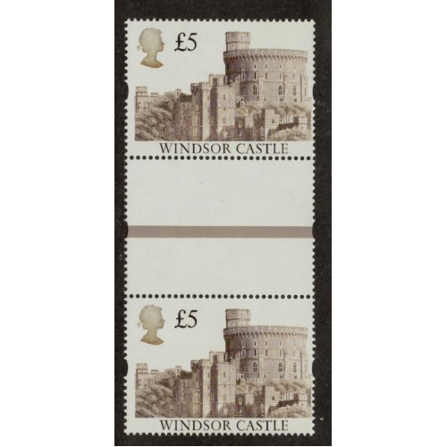 GB Machin SG 1614 £5 Castle Colour Error Gutter Pair U/M