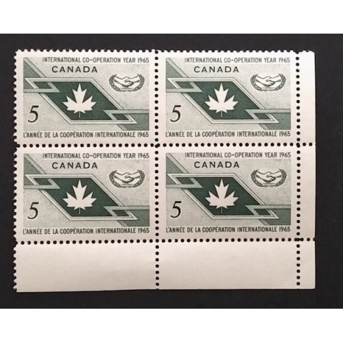 Canada 437 Corner Block LR VF MNH